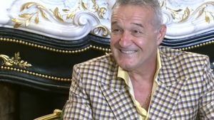 Becali, tras la răspundere pe aeroport! "Greul" care și-a făcut curaj: "De ce nu lăsați antrenorii?"