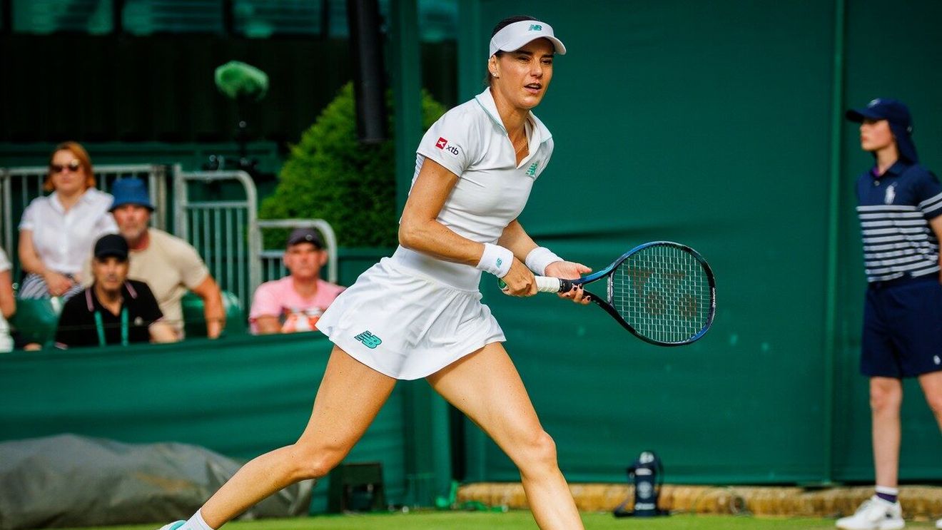 Secretele de pe mânecile Soranei Cîrstea sau cum se transformă albul de la Wimbledon într-o tiparniță de dolari