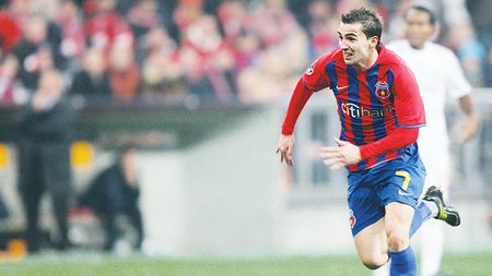 Szekely:** "Înainte să vin la Steaua am jucat puțin în banda stângă, nu eram obișnuit cu acest post!"