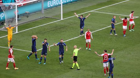 S-a aflat cum s-a ajuns la reluarea meciului Danemarca - Finlanda, de la Euro 2020! Mesajul lui Christian Eriksen pentru colegi, de pe patul de spital