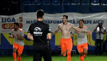 Jucătorii Metaloglobusului, în culmea fericirii după promovare! Junior Morais, cu gândul la SuperLiga: ”De când am venit, am simțit că putem urca în Liga 1. Am semnat că mi se prelungește automat contractul dacă reușim.” George Gavrilaș, mesaj pentru viitoarele adversare