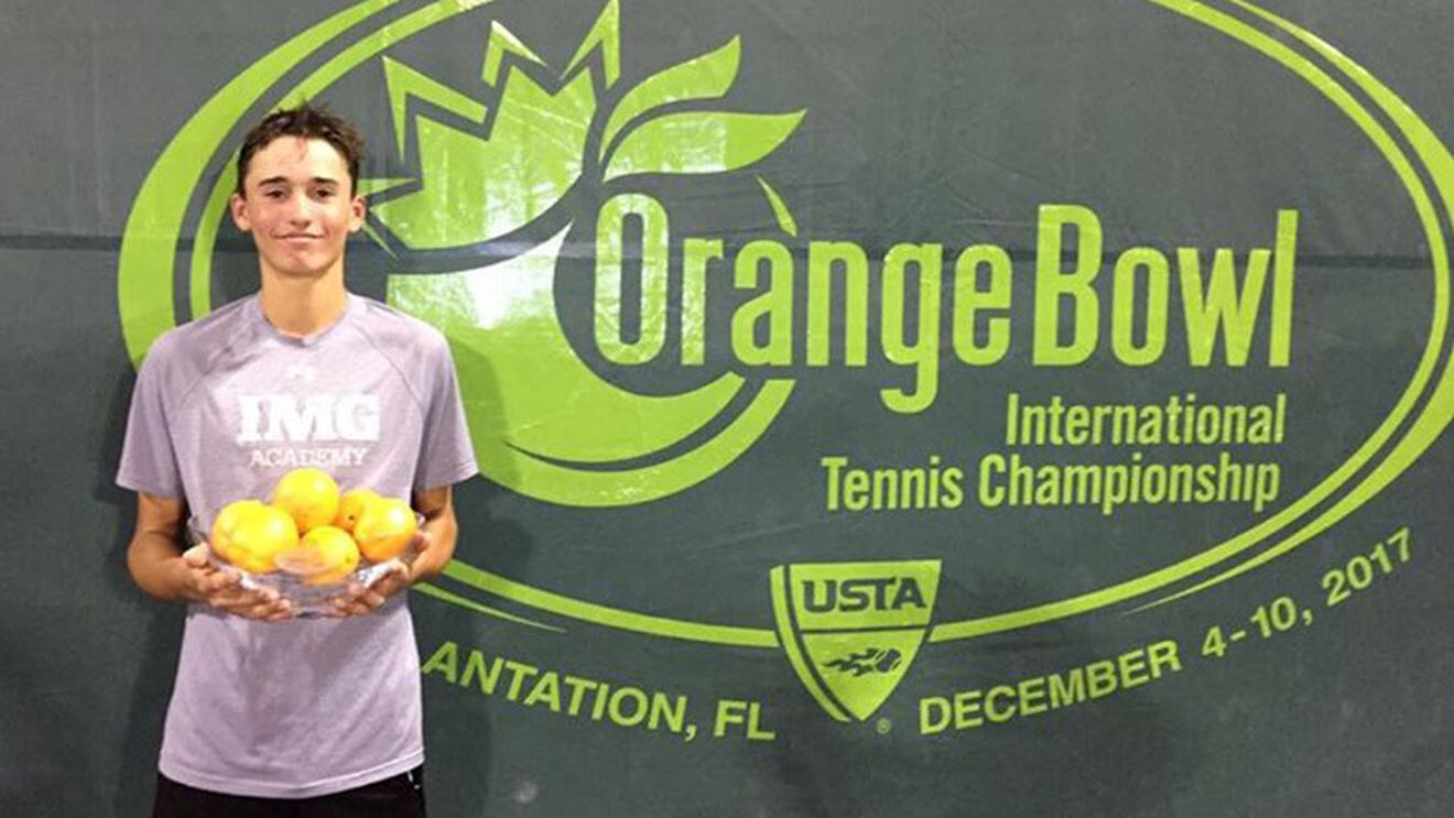 SPECIAL | Românul care le calcă pe urme lui Borg, McEnroe și Federer. Schimbarea din urmă cu două luni, gătitul, posterul din cameră și finala pe ploaie. El e Nicholas Ionel. Și portocalele cele mai dulci au venit la patru zile după Moș Nicolae