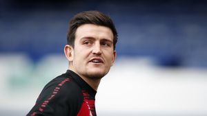 Nu e banc! Harry Maguire a fost amendat de colegul Nemanja Matic pentru că a folosit telefonul mobil, deși face parte din comitetul de disciplină de la Manchester United