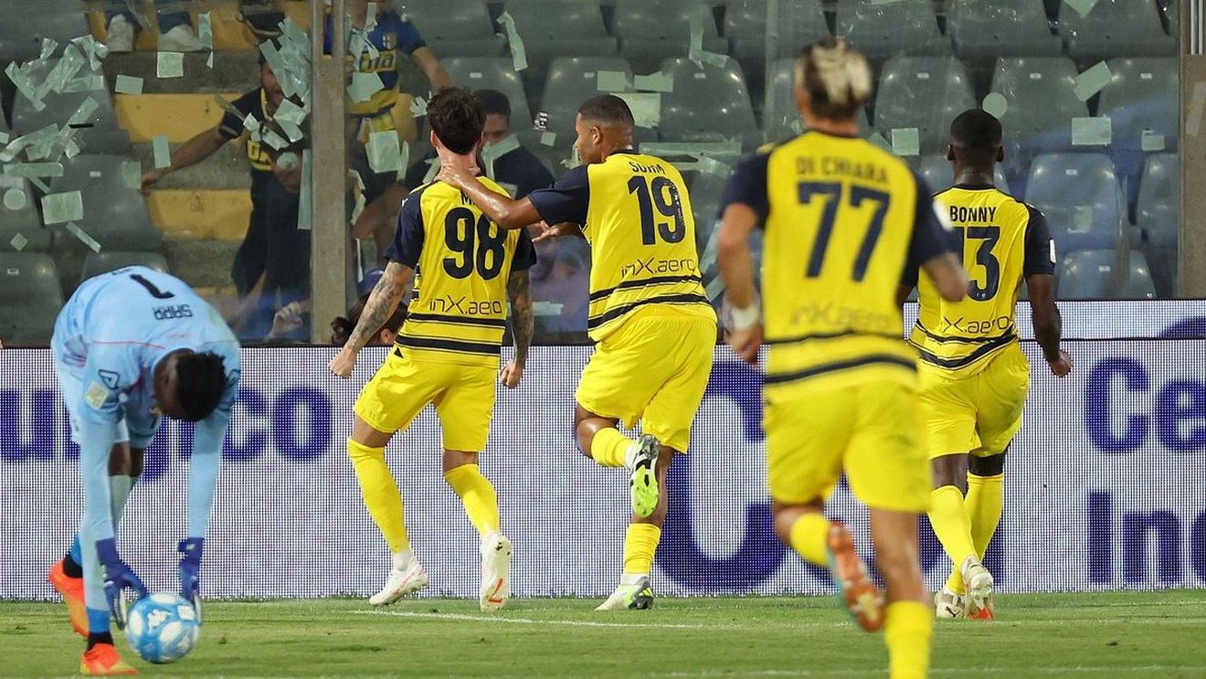 Dennis the Man! Românul a adus victoria Parmei cu o „scăriță” de senzație | VIDEO