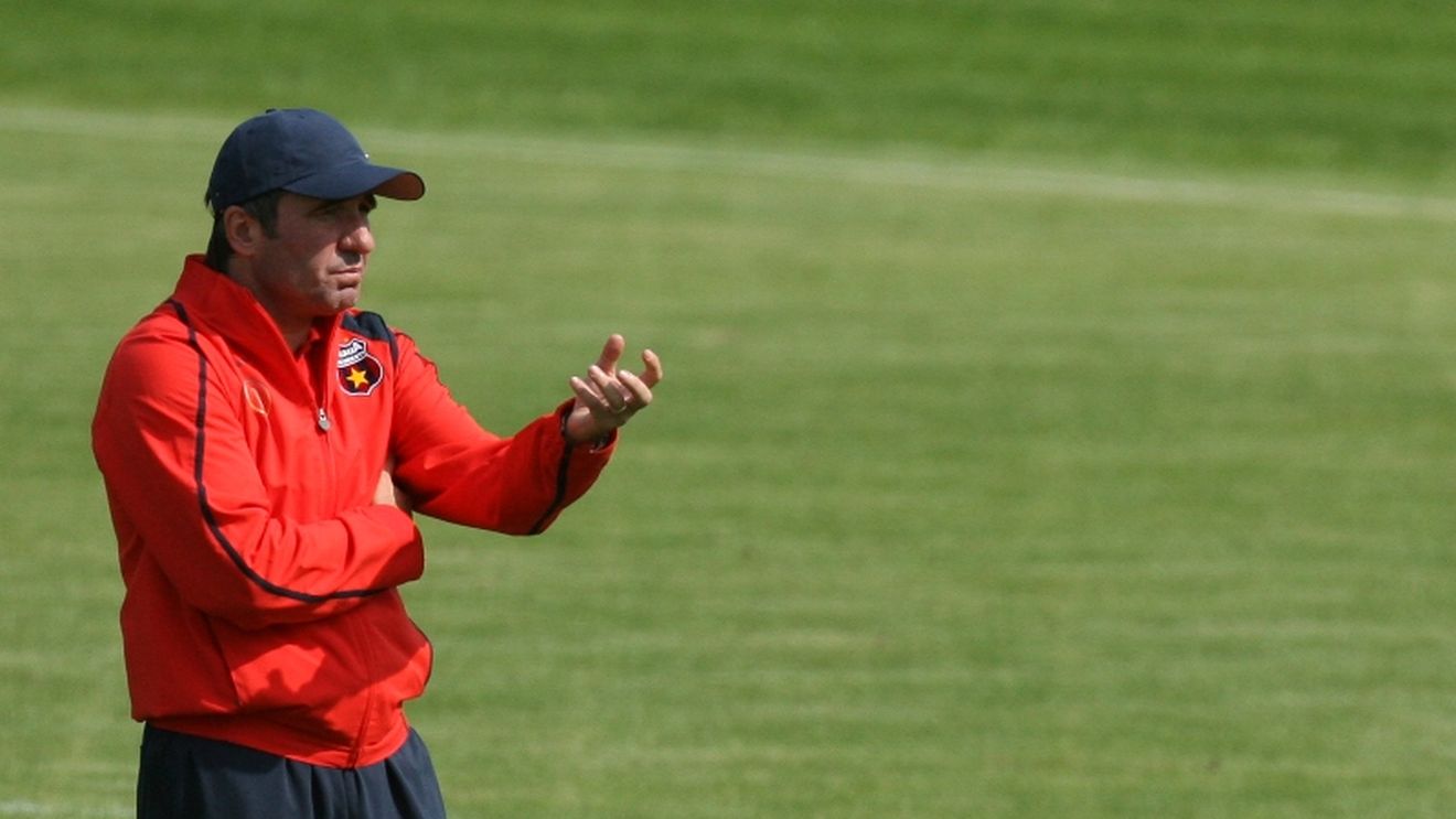 Cum a ajuns Hagi** de la Sportul la Steaua