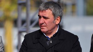 Hagi apără "metodele învechite" ale lui Stan:** "Toată pregătirea de iarnă e bună!" 'Regele' validează investițiile lui Becali: "2012>2011"