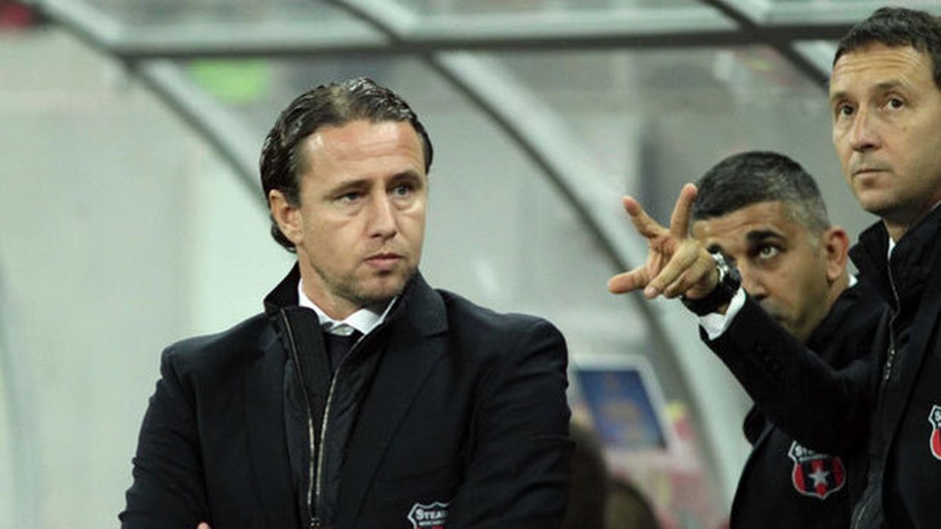 SINGURUL fan al lui Dinamo care s-a bucurat după meciul cu Steaua: " Yeeeeeeeeeeee!!!!! Ole, oleeeeeee!"