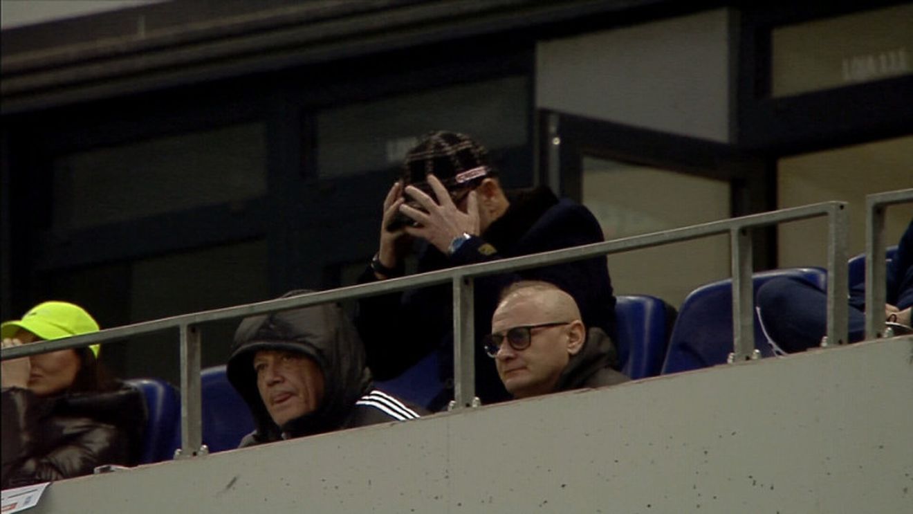 Adrian Mititelu, distrus după ce UTA a egalat-o pe FC U Craiova! Cum a fost surprins afaceristul la golul lui Postolachi | FOTO