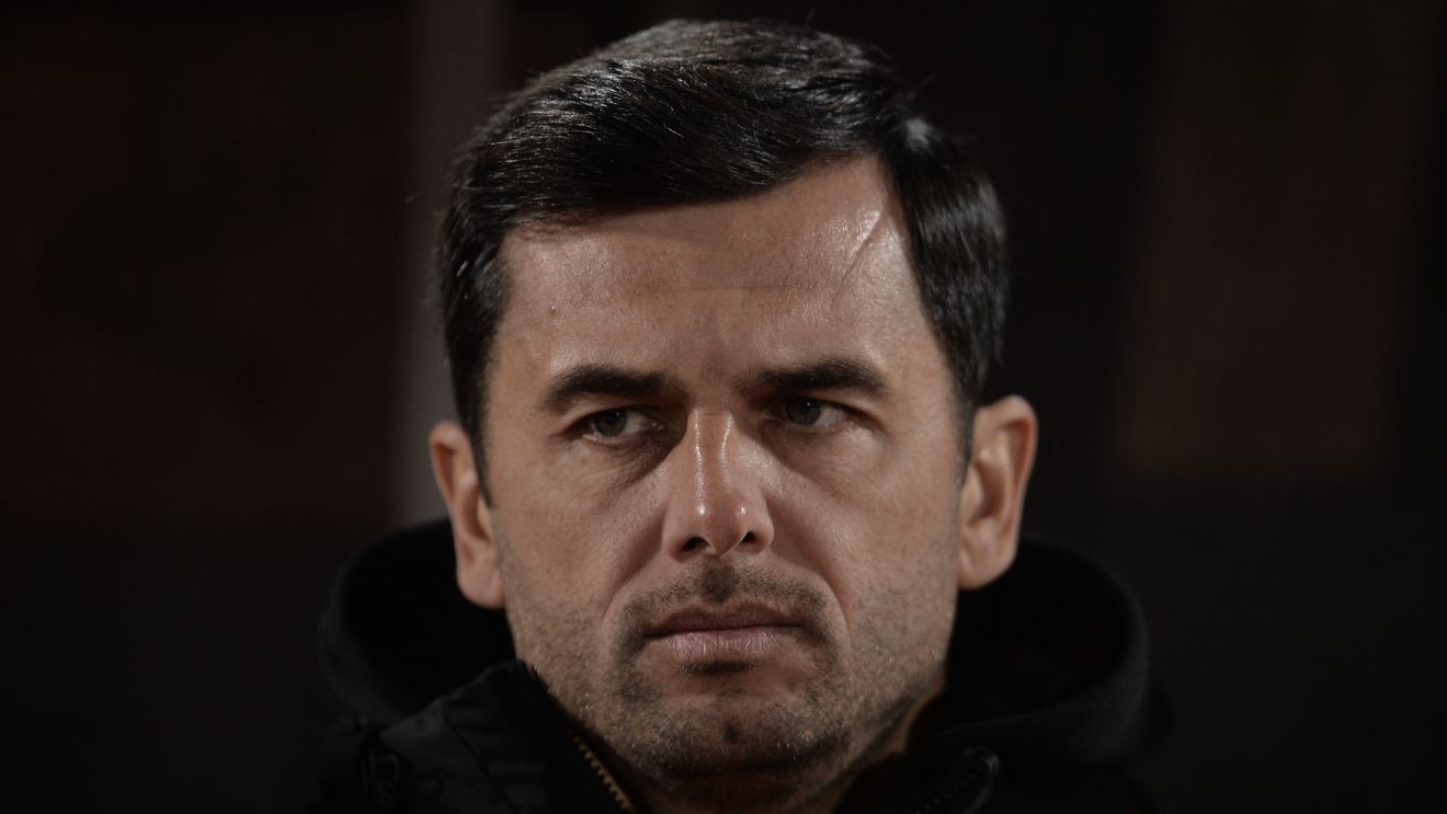 Dică a băut după Rednic. Antrenorul dă vina pe fotbaliști după bătaia primită de la Sepsi: "Au intrat cu gândul că e terenul înghețat, cum să joace ei pe un asemenea teren? Vă dați seama?"