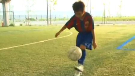 VIDEO Catalanii l-au descoperit pe viitorul Messi!** Vine din Japonia, are doar 11 ani și i-a impresionat pe catalani cu schemele sale