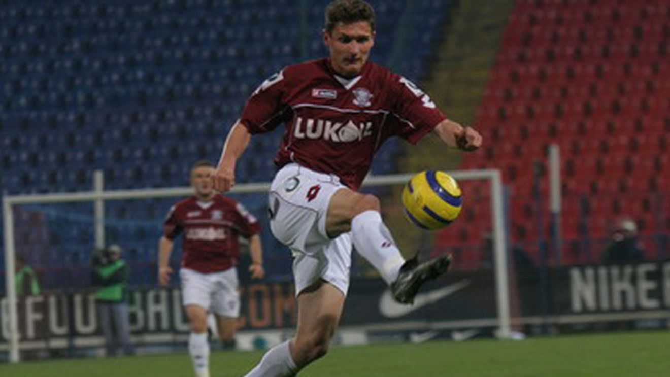 "Sper să nu mai iau roșu, să stau prin tribună"