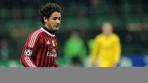 Oficialii lui Liverpool neagă interesul pentru atacantul brazilian Alexandre Pato. Omul cu 51 de goluri în tricoul Milanului rămâne în țara natală