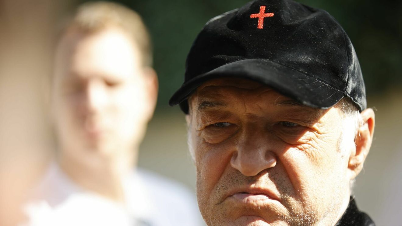 „Toți suntem o piesă mică pe tabla de șah a lumii”. Reacția fabuloasă a lui Gigi Becali despre modul în care se poartă cu fotbaliștii de la FCSB