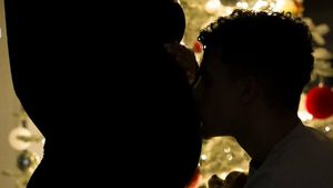 Cuplu surpriză! Va avea un copil cu sora rivalului său