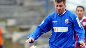 A evoluat pentru FCSB și CFR Cluj, a fost coleg cu Luka Modric, dar acum e șofer de TIR și joacă în Liga 5: "Îi ajut să promoveze"