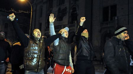 Galeria Stelei se dezice de protestele din piața Univesității!** "Ne pasă doar de fotbal și de încurajarea echipei"