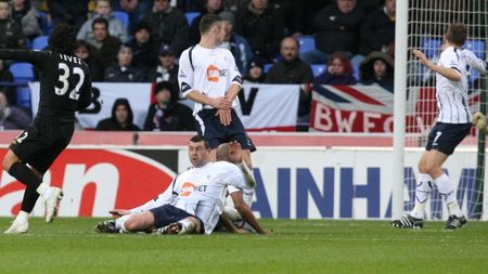 VIDEO** "Dublă" fenomenală Tevez, City egala lui Bolton