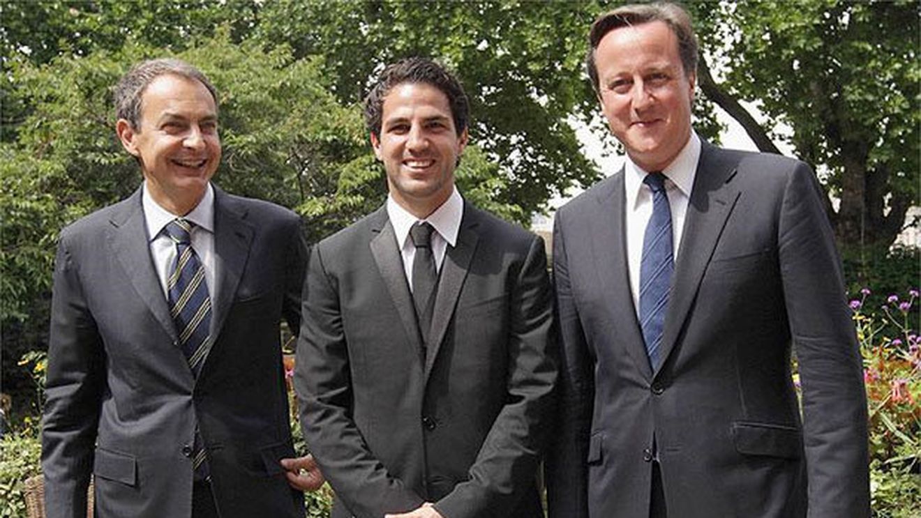 "Presiuni" politice pentru ca Fabregas să ajungă la Barcelona!** Premierul Zapatero: "Ce faci, vii?" Răspunsul lui Cesc l-a băgat în ceață