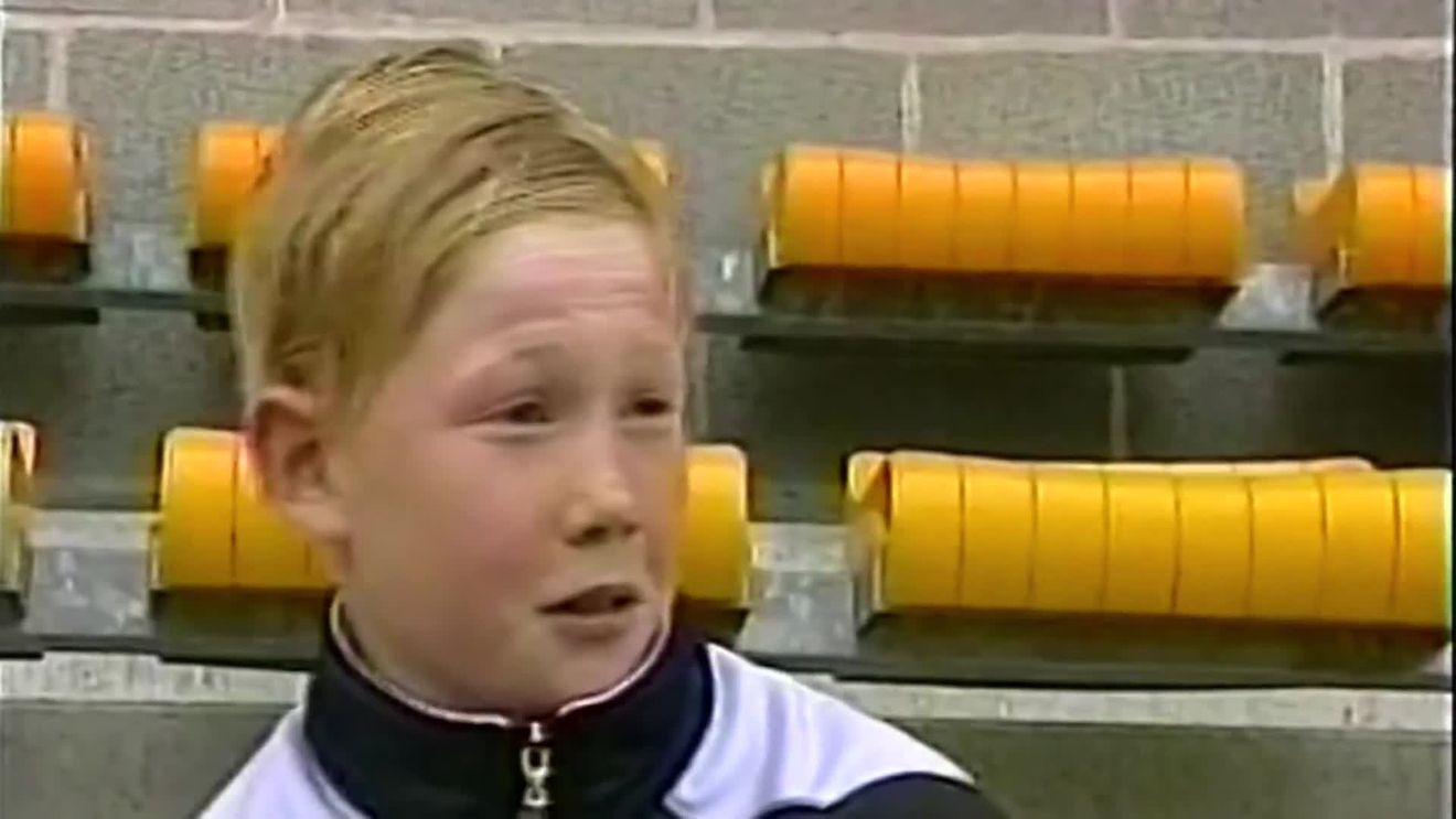 ATUNCI ȘI ACUM | Așa arăta la 11 ani. "Echipa mea favorită este Liverpool", spunea actualul star din Anglia. Puștiul a devenit unul dintre cei mai buni mijlocași ai lumii 