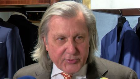 Ilie Năstase, despre lipsa fanilor la meciurile FCSB-ului: "La meciul cu Timișoara eram doar eu și domnul Păunescu". "Nasty" i-a cântat lui Hagi: "Campionii! Campionii"
