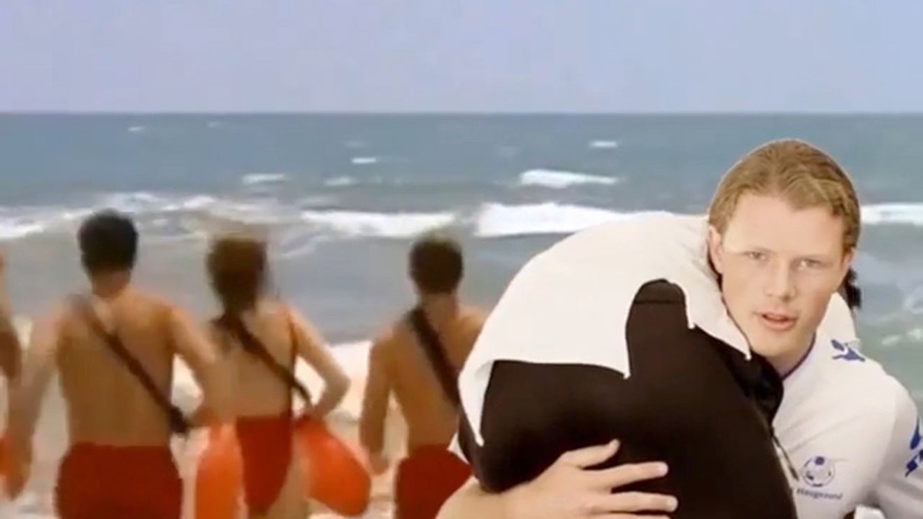 Uitați de pozele cu tricoul pe gazon. Lovitură de imagine dată de FK Haugesund, care și-a prezentat noile achiziții alături de actorii din Baywatch :)