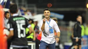 Atac devastator la adresa lui Bratu: "Când Nistor te-a făcut antrenor, era jucător?"