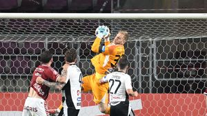 E printre cei mai buni portari din Superliga și pleacă din România. Cu cine semnează după ce l-a refuzat pe Mirel Rădoi