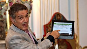 Becali ar trebui să bage din nou mâna în buzunar!** Cei doi jucători care îi lipsesc Stelei