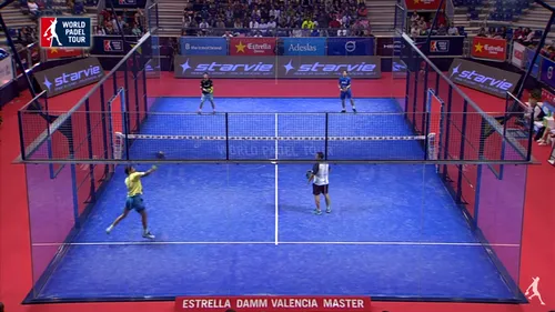 Premieră în România! Un nou sport ia amploare. Primul turneul național de padel începe pe 23 iunie. Cum te poți înscrie și tot ce trebuie să știi despre competiție | VIDEO