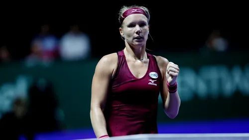 Înlocuitoarea Simonei Halep a dat lovitura la Singapore. A revenit de la 1-6, 0-2 și a scris o filă de istorie a carierei. Clasamentul Grupei Roșii după prima etapă