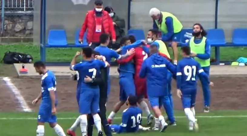 VIDEO | Golul etapei în Liga 3, reușit la Hunedoara! Portarul a înscris din acțiune, în minutul 90+8