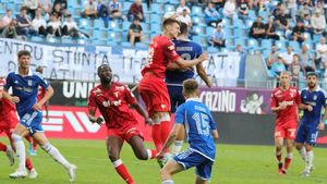 UTA Arad - FCU Craiova 3-2, în etapa 29 din Superliga. UTA urcă, cel puțin pentru moment, pe loc de play-off