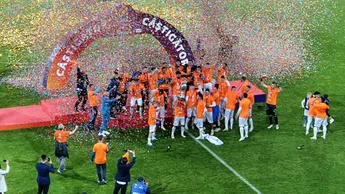 Începe fiesta la Hunedoara! Petrecere ca în fotbalul mare, după ce Corvinul a câștigat Cupa României: modul inedit în care vor apărea jucătorii lui Maxim în fața fanilor și când are loc celebrarea. EXCLUSIV