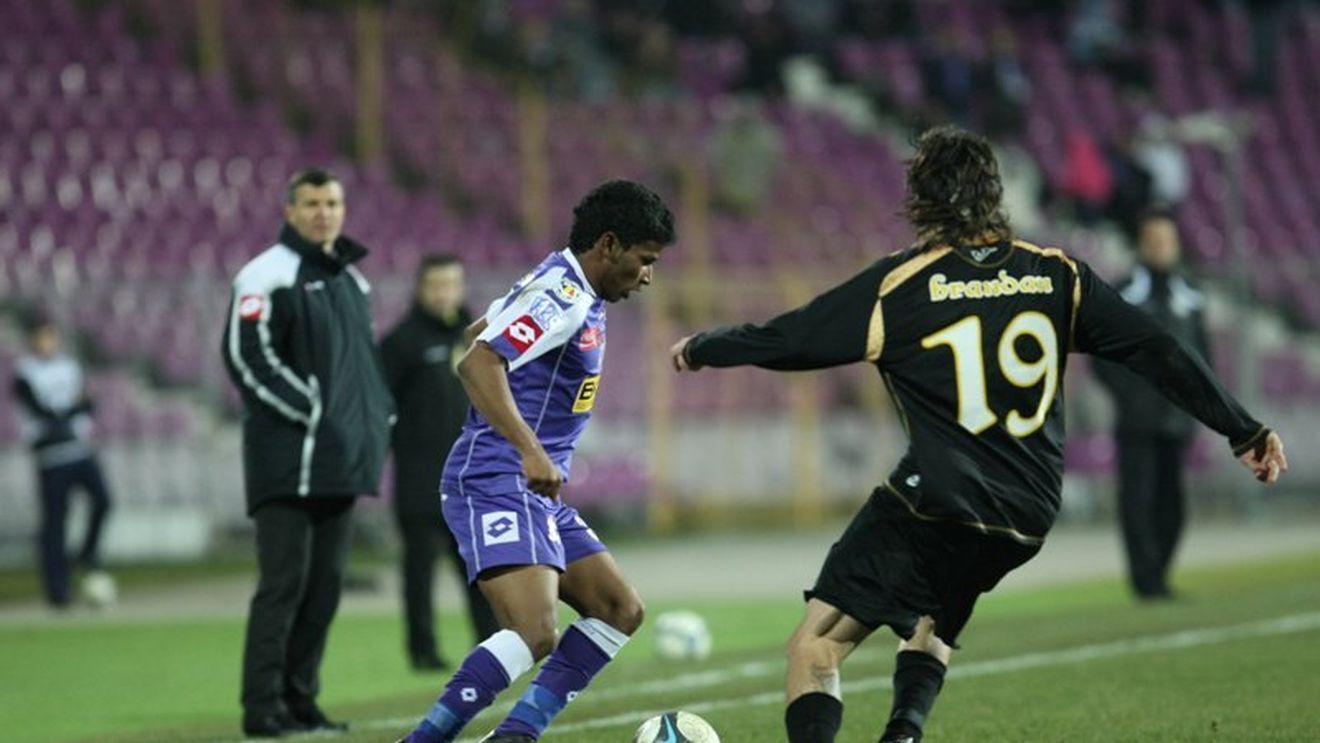 De ce nu s-a adaptat Mejia la Poli: "Mi-a fost greu cu limba, cu frigul"