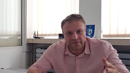 Povestea directorului dat afară și reangajat de Gabi Szabo la CSM București. „De trei ani nu s-a mai luat niciun titlu la nivel de echipe" | INTERVIU EXCLUSIV