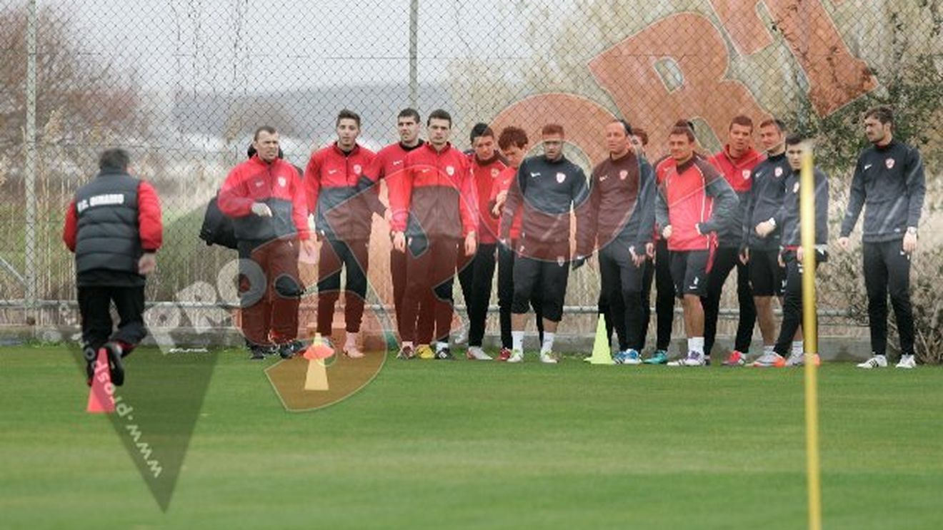 FOTO** Vizită neașteptată în cantonamentul lui Dinamo! VEZI ultimul "transfer" al "câinilor" :)