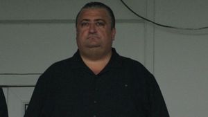 "Iancu e lipsit de caracter! Are o burtă mare și un creier mic!"