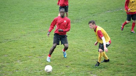 Dinamo luat astăzi trei tineri fotbaliști! Fratele lui Balotelli a convins și va rămâne! Ce plan au șefii "câinilor" pentru el