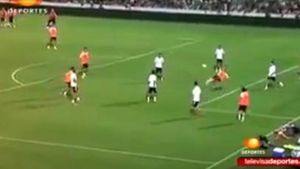 VIDEO Dacă îi reușea golul ăsta în meci, era "transferat" de Brazilia!** Cel mai spectaculos șut văzut la încălzire!