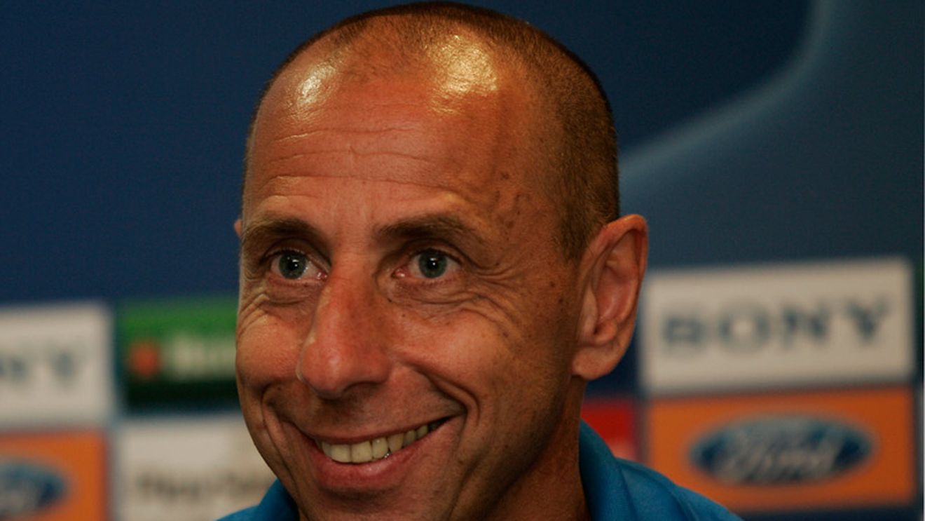 France Football: "Trombetta e o sperietoare de ciori vicleană!"