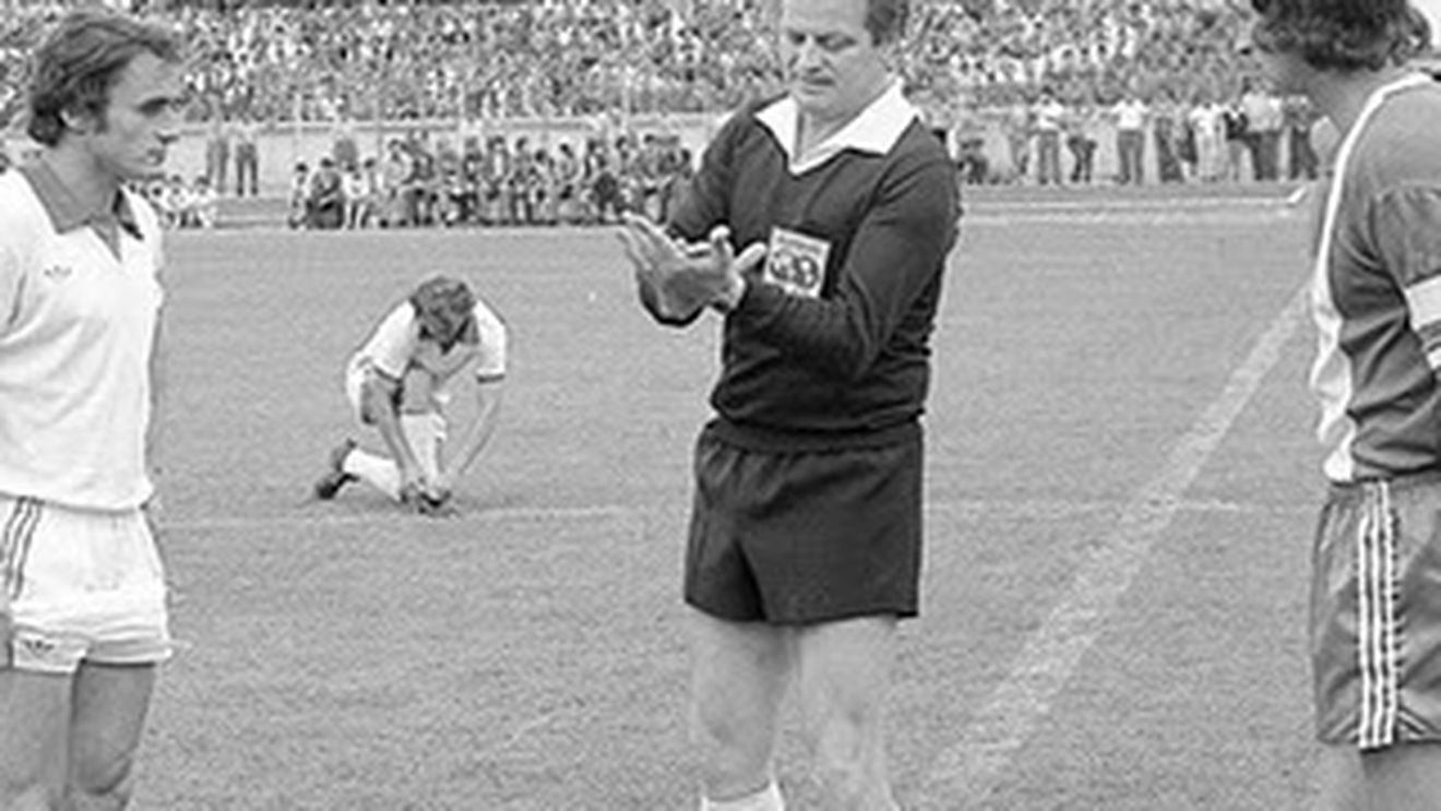 Dialogul unui mare arbitru cu "Gâscanul" Dobrin: "Poți prelungi cât vrei, tot dăm un gol mai mult ca ei!"