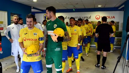 Petrolul și-a comunicat și în scris opinia către FRF despre reluarea campionatului Ligii 2. Puține echipe au transmis asta. Costel Lazăr vede aberant protocolul autorităților: ”Sunt niște măsuri discriminatorii pentru sportivi”