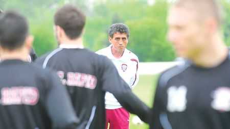 Reunire cu surprize: 8 copii la primul antrenament al anului!** Un jucător este dispus să renunțe la bani ca să ajute echipa: "Rămân cel puțin până în vară"