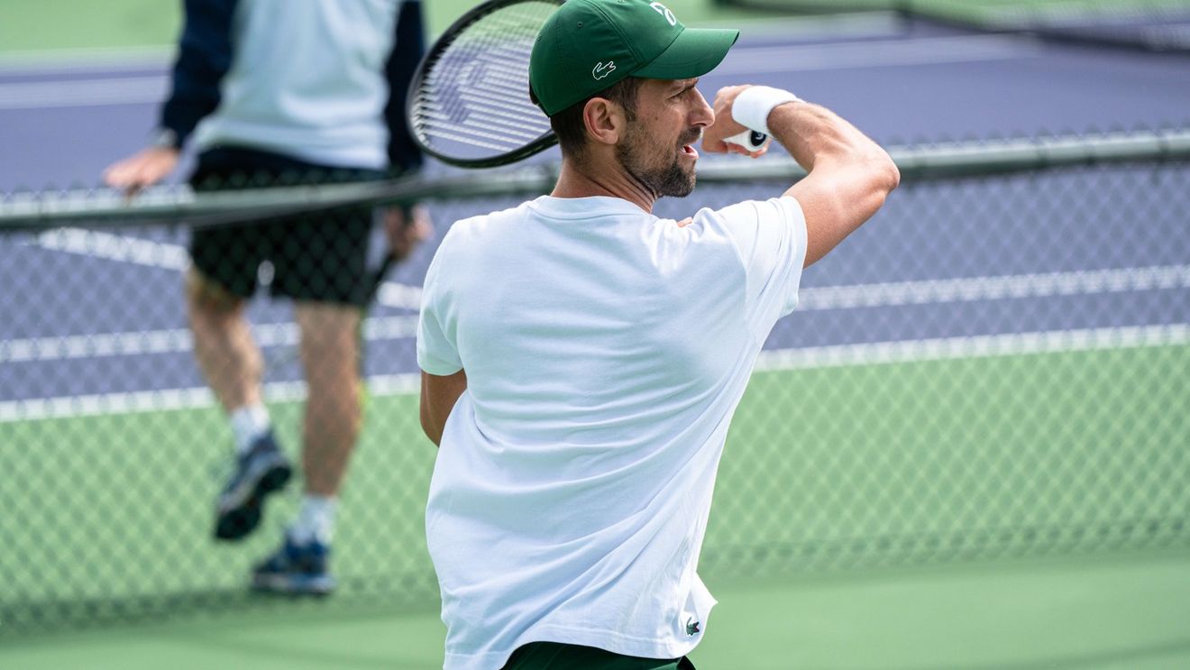 Reacția lui Novak Djokovic, după ce o susținătoare a țipat la antrenamentul lui: „Nole, te iubesc!”. Sârbul a stârnit hohote de râs