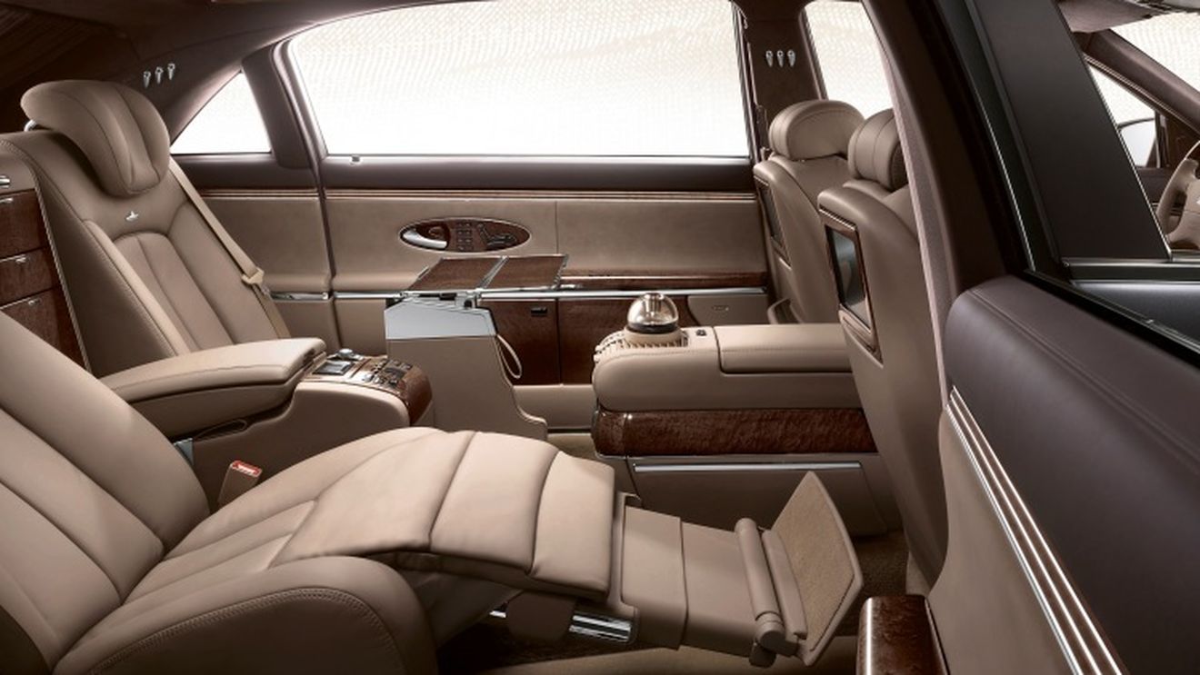 SUPER FOTO** E avion, e vapor? Nu! E mașina lui Gigi Becali!** Uite pe ce a pus ochii: limuzină "anti-glonț" de 1 milion â‚¬!