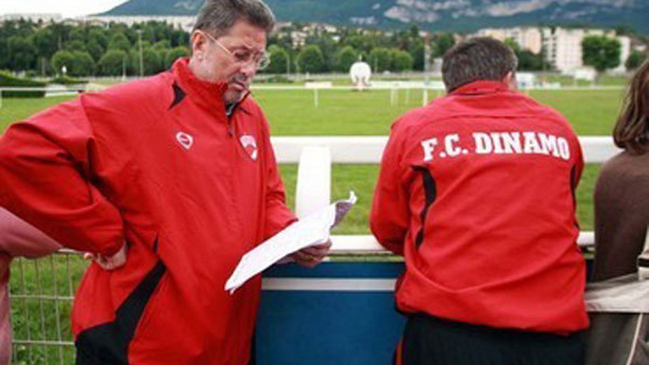 Becali crede că Dinamo - Ceahlăul a fost blat, Cornel Dinu îi dă replica:** "La ce să vă așteptați de la un sfânt care se urcă pe miel ca să omoare balaurul?" :)