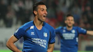 INTERVIU | Marko Momcilovic, singurul integralist din Liga 1: "Edi Iordănescu ne învață mereu ceva nou". Fundașul Pandurilor îl are ca model pe Kolarov și e în fața unei performanțe istorice în fotbalul românesc