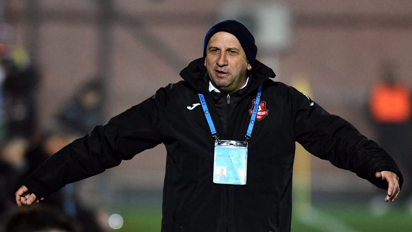 Vasile Miriuță nu înțelege tactica de la FCSB: „Alt sistem nu știe să joace echipa asta? Petrea ce să facă, săracul? El execută”