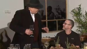 Latura ascunsă a lui Laurențiu Reghecampf! Sosul care l-a făcut celebru în fața lui Mircea Dinescu și povestea uluitoare a bunicilor săi: „Era afacerist neamț, acum 100 de ani”