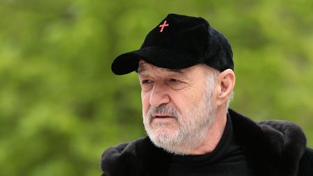 Profesoarele i-au cerut șpagă lui Gigi Becali pentru a-i da subiectele de admitere la Facultate! Suma uriașă: „Nu intru pe furăciune!”